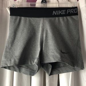Women’s Nike Pros